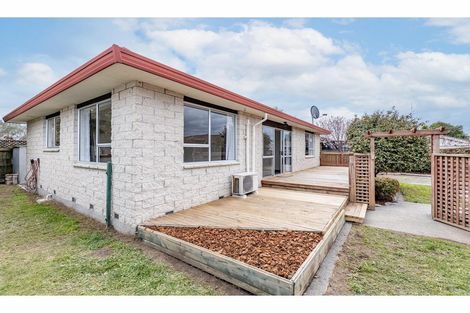Photo of property in 2/126a Inwoods Close, Parklands, Christchurch, 8083