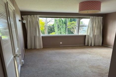 Photo of property in 12 Ladbrokes Place, Fendalton, Christchurch, 8052