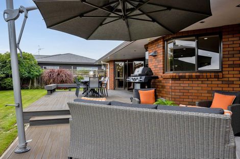 Photo of property in 3b Larsen Place, Merrilands, New Plymouth, 4312