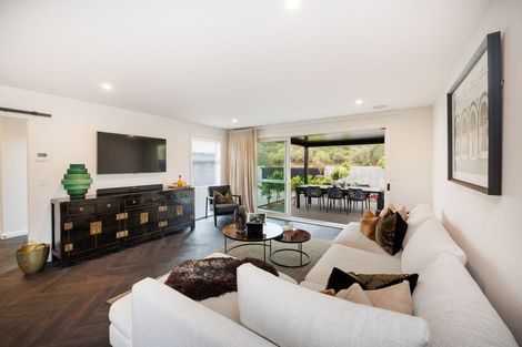 Photo of property in 6 Solitude Crescent, Kelvin Grove, 4414