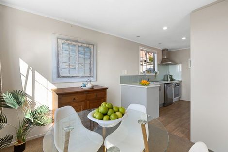 Photo of property in 6a Lucy Foster Lane, Red Beach, 0932