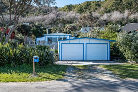 Photo of property in 12 Makorori Beach Road, Makorori, Gisborne, 4073