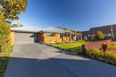 Photo of property in 8 Carinya Lane, Heathcote Valley, Christchurch, 8022