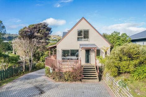Photo of property in 4 Te Kura Road, Pukerua Bay, 5026