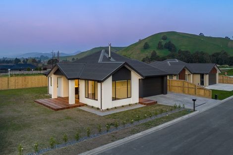 Photo of property in 16 Louden Place, Wakefield, 7025