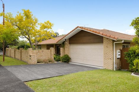 Photo of property in 2 Jubaea Place, Henderson, Auckland, 0610