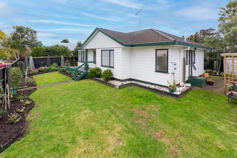 Photo of property in 37 Rosemead Place, Randwick Park, Auckland, 2105