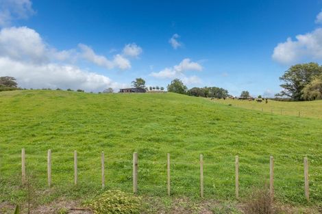 Photo of property in 2 Pine Road, Ngunguru, Whangarei, 0173