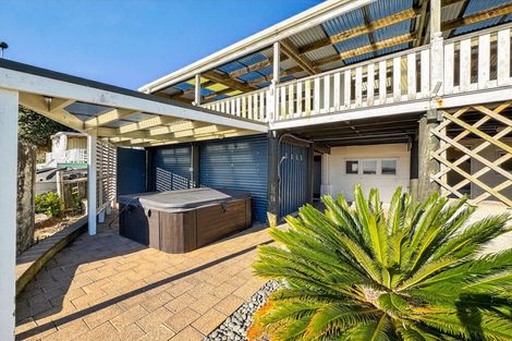 Photo of property in 102 Newcastle Street, Mahia, 4198