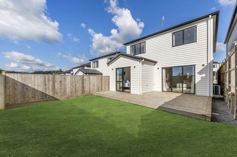 Photo of property in 8 Frontier Lane, Flat Bush, Auckland, 2019