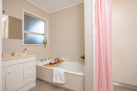 Photo of property in 404 High Street South, Carterton, 5713