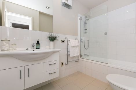 Photo of property in 40b Agra Crescent, Khandallah, Wellington, 6035