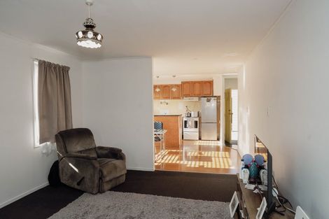 Photo of property in 14 Kellett Road, Ranui, Auckland, 0612