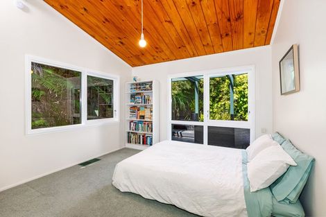 Photo of property in 42 Ferry Road, Days Bay, Lower Hutt, 5013