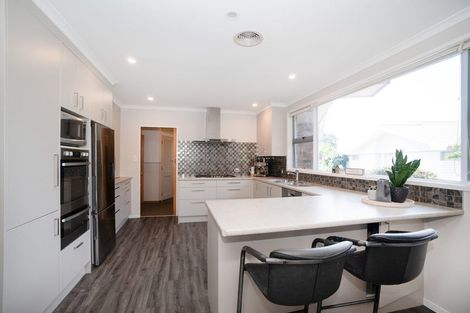 Photo of property in 8 Perth Place, Awapuni, Palmerston North, 4412