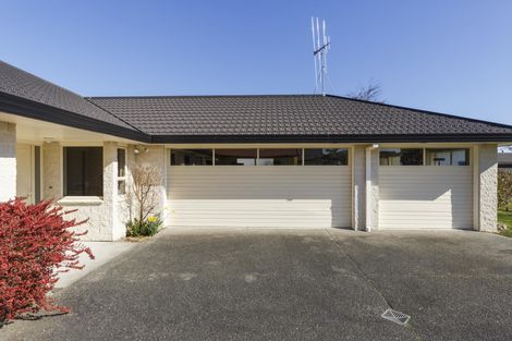 Photo of property in 51 Royal Oak Drive, Kelvin Grove, Palmerston North, 4414