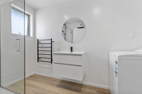 Photo of property in 112a Withells Road, Avonhead, Christchurch, 8042