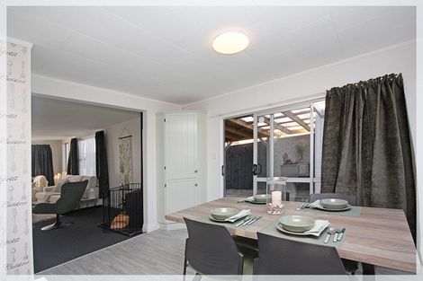 Photo of property in 10 Pratt Avenue, Foxton Beach, Foxton, 4815