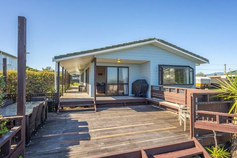 Photo of property in 9 Moana Street, Otaki Beach, Otaki, 5512