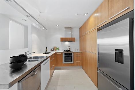 Photo of property in 15/258 Hurstmere Road, Takapuna, Auckland, 0622