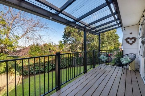 Photo of property in 1/6 Phillipa Place, Browns Bay, Auckland, 0630