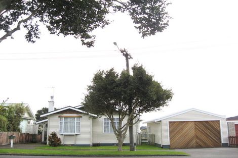 Photo of property in 24 Ballance Street, Lower Vogeltown, New Plymouth, 4310