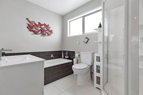 Photo of property in 9 Aubrey Way, Brookfield, Tauranga, 3110