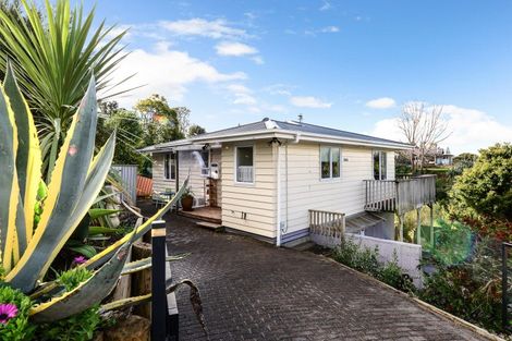 Photo of property in 2 Point Street, Raglan, 3225