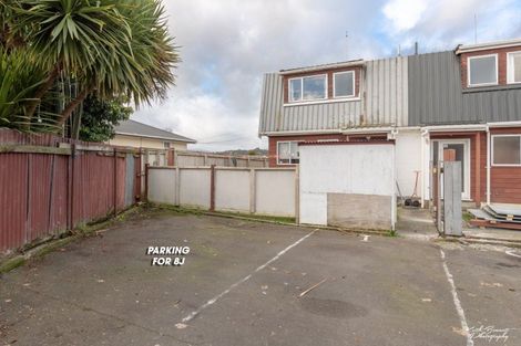Photo of property in 8j Montgomery Crescent, Clouston Park, Upper Hutt, 5018
