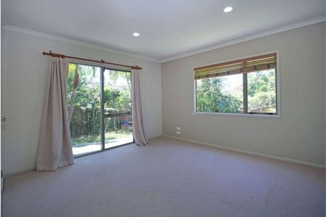 Photo of property in 75a Bradbury Road, Botany Downs, Auckland, 2010