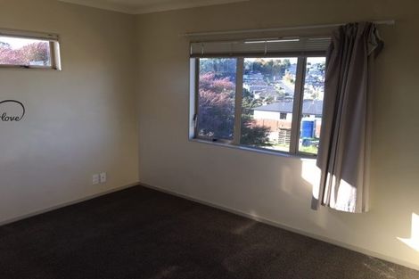 Photo of property in 5 Richard Hill Close, Fairview Heights, Auckland, 0632