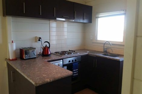 Photo of property in 41 Hobsonville Road, West Harbour, Auckland, 0618