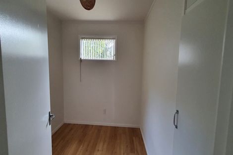 Photo of property in 19 Spence Road, Henderson, Auckland, 0612