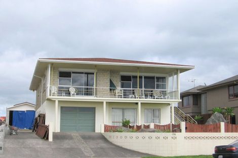 Photo of property in 128 Marine Parade, Mount Maunganui, 3116