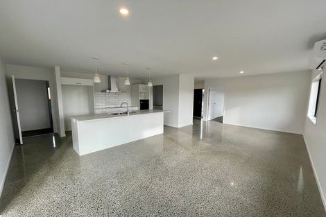 Photo of property in 12 Olney Court, One Tree Point, 0118