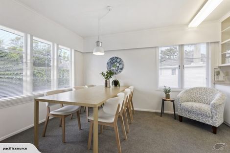 Photo of property in 5 Albert Pryor Avenue, Henderson, Auckland, 0612