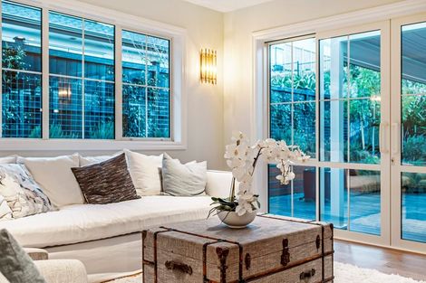 Photo of property in 7 Luff Place, Long Bay, Auckland, 0630