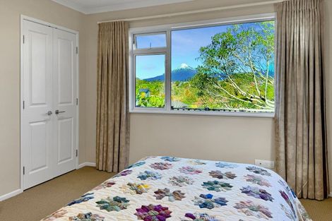 Photo of property in 15 Anderson Way, Highlands Park, New Plymouth, 4312