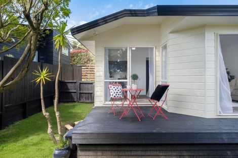 Photo of property in 2/17 Bain Place, Bucklands Beach, Auckland, 2014
