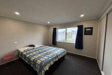 Photo of property in 19a Mackenzie Street, Te Atatu South, Auckland, 0610
