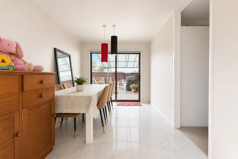 Photo of property in 1/15 Roseberry Avenue, Birkenhead, Auckland, 0626