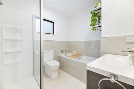 Photo of property in 32a Titoki Street, Te Atatu Peninsula, Auckland, 0610