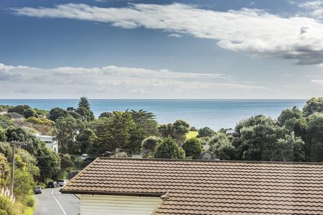 Photo of property in 31 View Road, Titahi Bay, Porirua, 5022