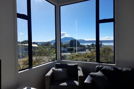 Photo of property in 2/709 Acacia Bay Road, Acacia Bay, Taupo, 3330