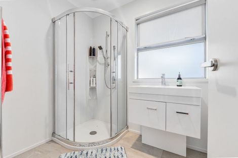 Photo of property in 2/28 Garnett Avenue, Forest Lake, Hamilton, 3200