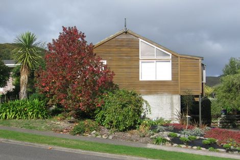 Photo of property in 12 Summit Road, Fairfield, Lower Hutt, 5011