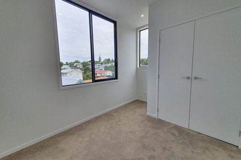 Photo of property in 1/2a Walsall Street, Avondale, Auckland, 1026