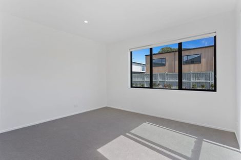 Photo of property in 77 Pepene Avenue, Takanini, Auckland, 2112