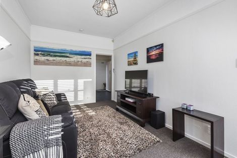 Photo of property in 2/78 Naenae Road, Naenae, Lower Hutt, 5011