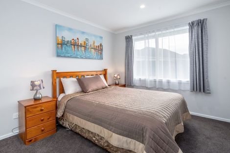 Photo of property in 4 Mckerrow Place, Featherston, 5710